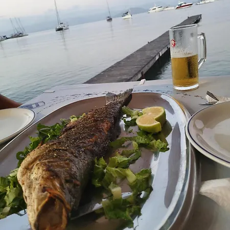 Blue Harbour Apartamento Petrití